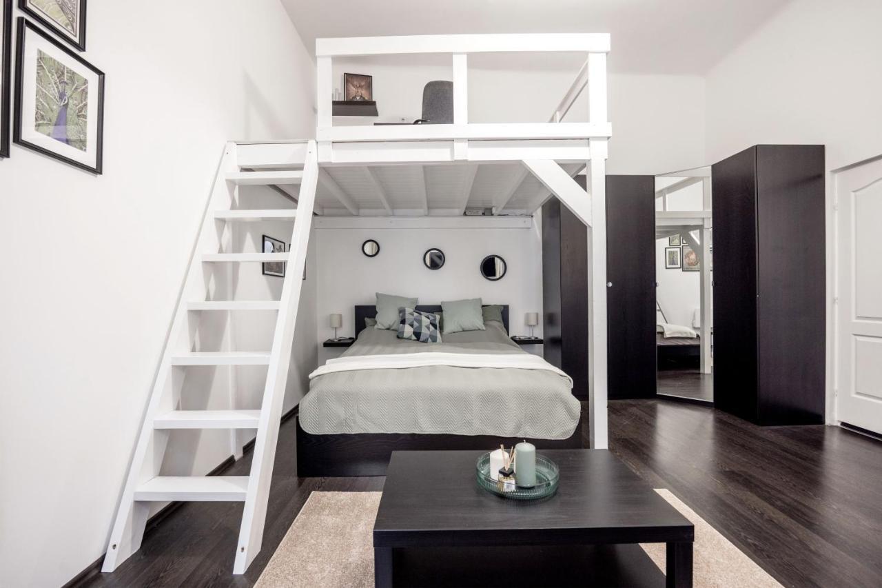 Charming Downtown Hideaway Steps From New York Cafe! Daire Budapeşte Dış mekan fotoğraf