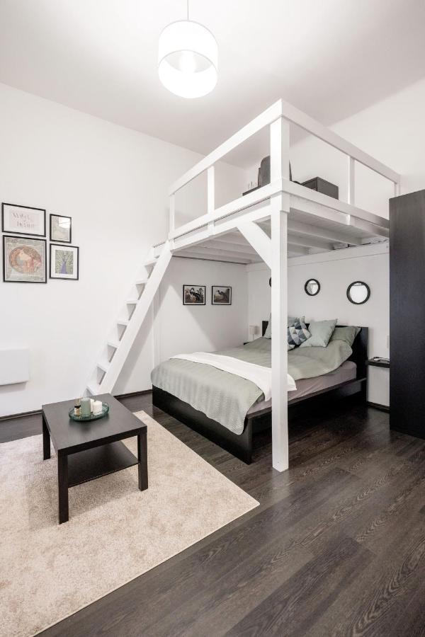 Charming Downtown Hideaway Steps From New York Cafe! Daire Budapeşte Dış mekan fotoğraf