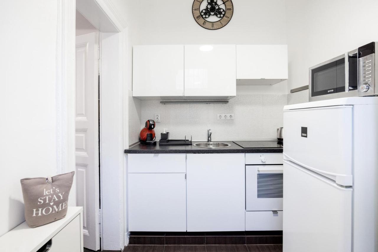 Charming Downtown Hideaway Steps From New York Cafe! Daire Budapeşte Dış mekan fotoğraf
