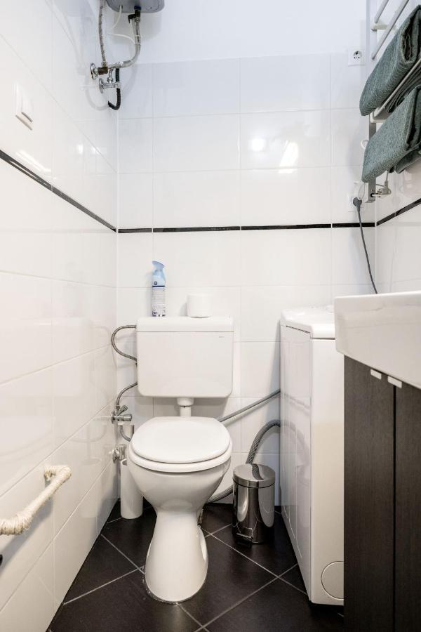 Charming Downtown Hideaway Steps From New York Cafe! Daire Budapeşte Dış mekan fotoğraf