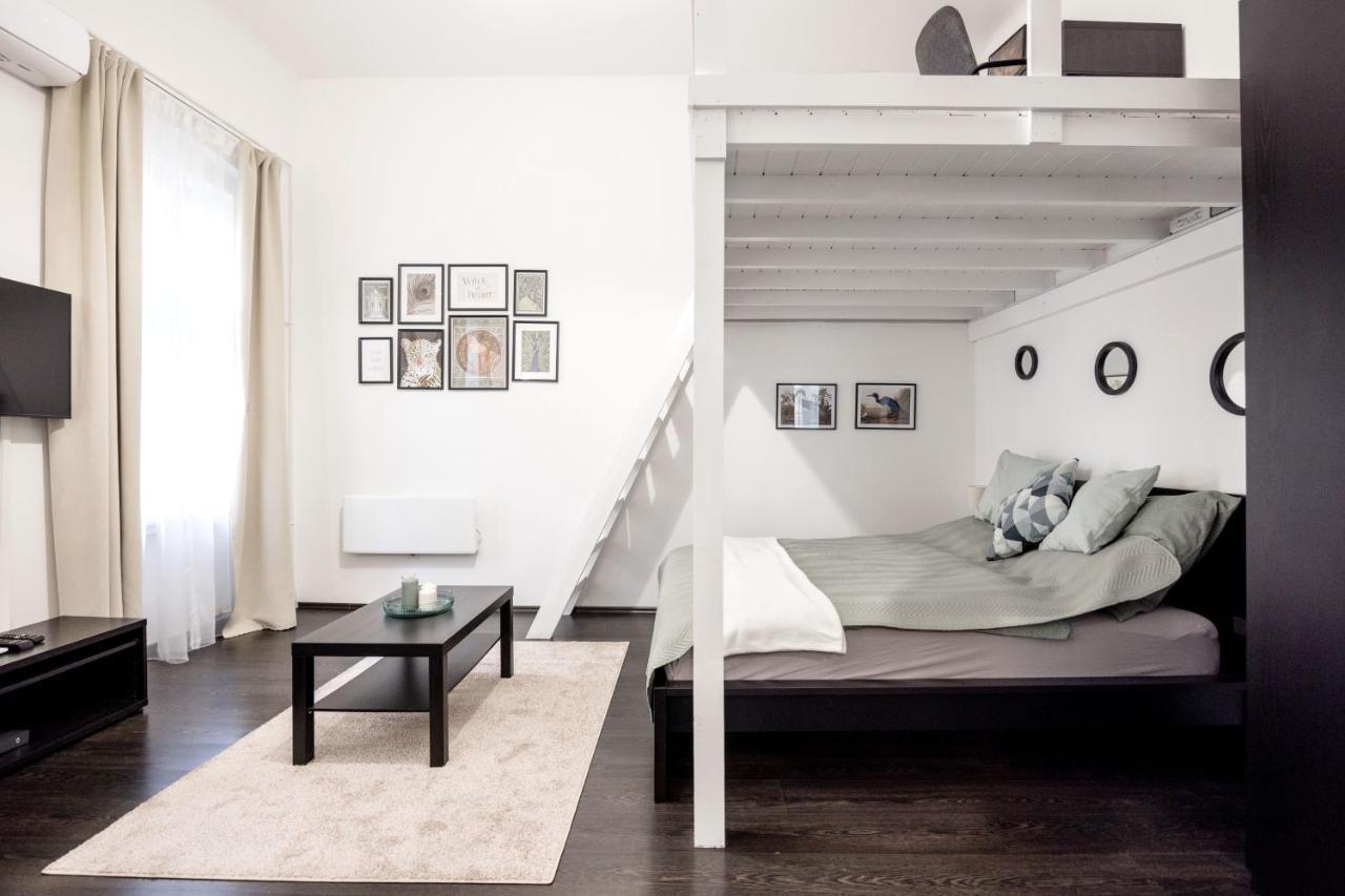 Charming Downtown Hideaway Steps From New York Cafe! Daire Budapeşte Dış mekan fotoğraf